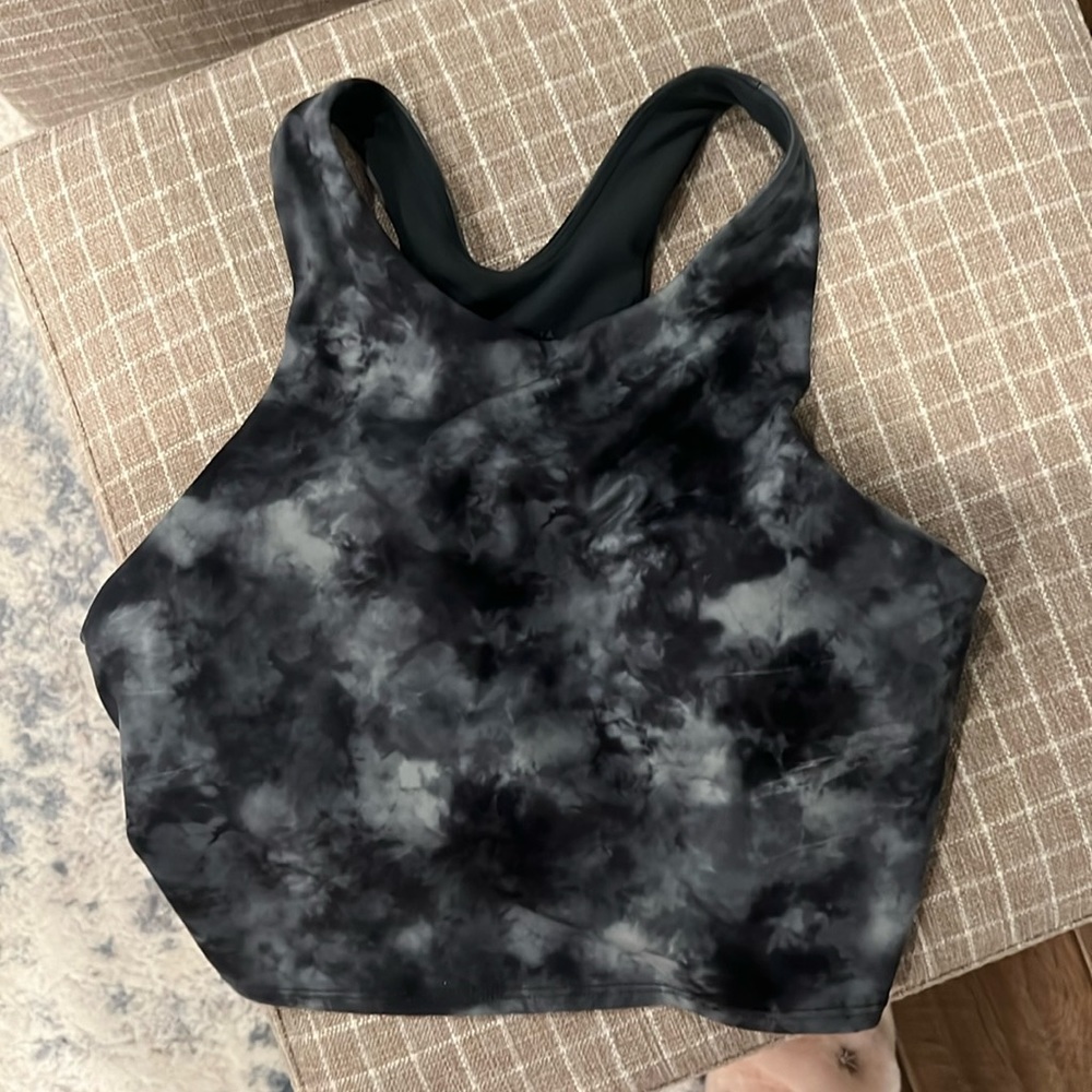 Never worn Athleta cropped racer back tie-dye tank with built in bra size medium